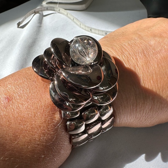 Huge shiny Flower stretch bracelet - Picture 5 of 11
